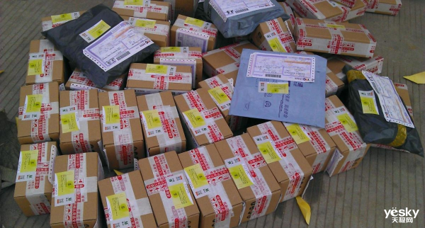 临近春节快递停运通知不实，多家快递公司春节可加费服务