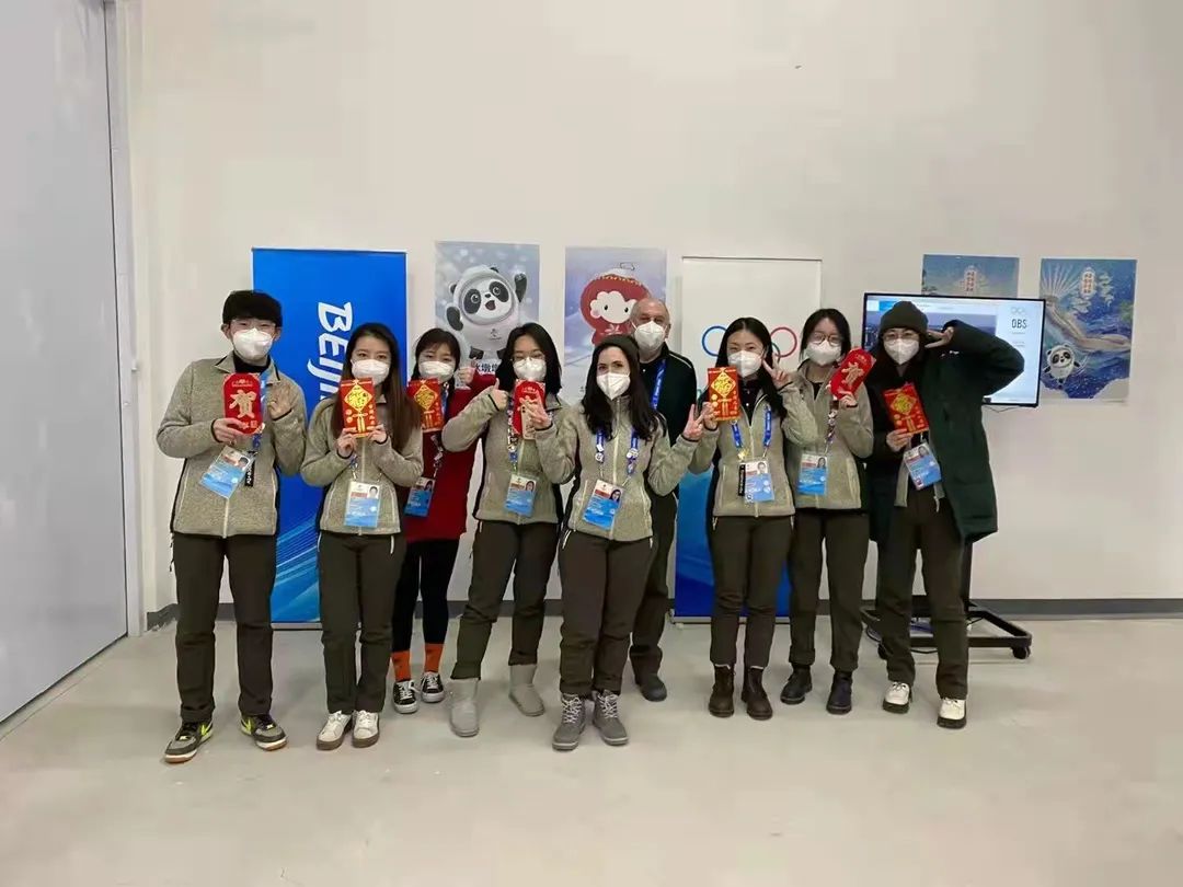冬奥会转播背后:赛时实习生坚守岗位,传递温暖与祝福