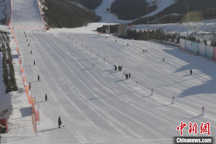 北京冬奥会火炬在崇礼富龙滑雪场接力传递，亮点多多