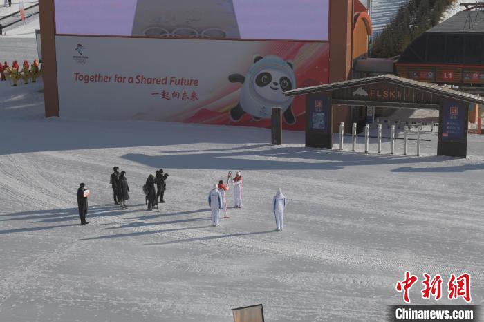 北京冬奥会火炬在崇礼富龙滑雪场接力传递,亮点多多