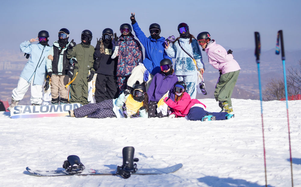 冰雪运动在中国大地精彩上演,与冬奥会申办有何关联?