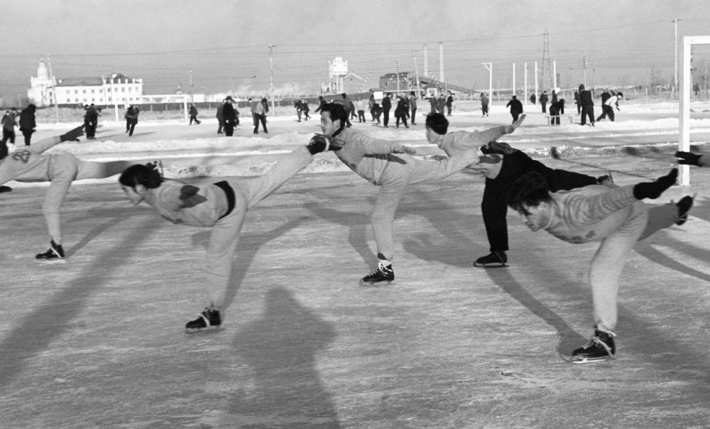 冰雪运动在中国大地精彩上演,与冬奥会申办有何关联?