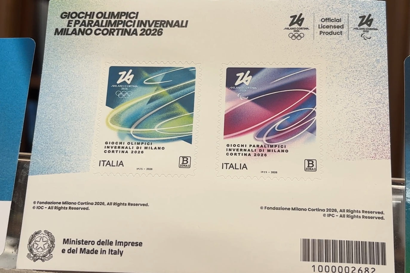 米兰冬奥邮票会徽成核心标识,民众排队购买留作纪念