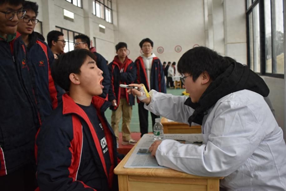 隆回县二中高考体检收官，1648 名学生顺利完成 2026 年体检