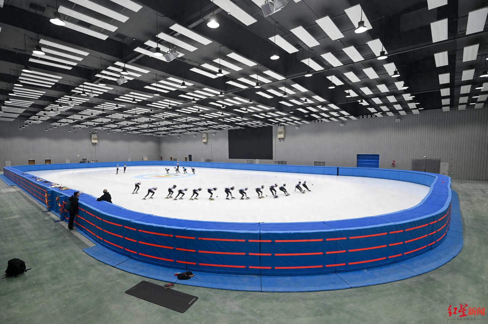 四川体校新校区启用 冰场成冰雪运动新家助力训练