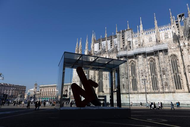 米兰冬奥会开幕前夕:志愿者热情服务,盛会准备就绪