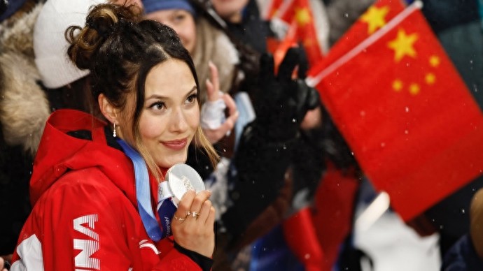 谷爱凌回应被指丢金质疑：自由式滑雪征程非几块金牌能概括