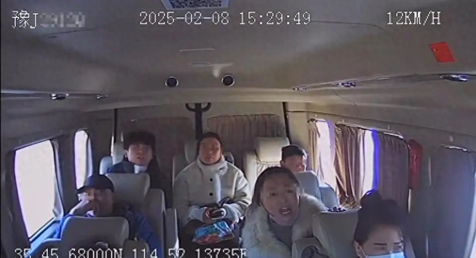 高速客车女乘客与司机激烈争吵致车祸，河南高速交警发声