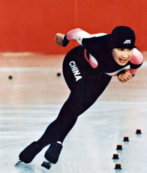 叶乔波冬奥会获两枚银牌实现突破，背后故事激励无数人