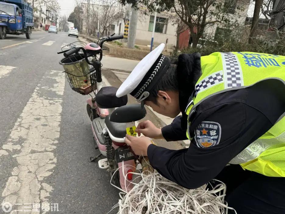 西安经开大队多措并举筑牢春运交通安全防线,整治重点路段违章