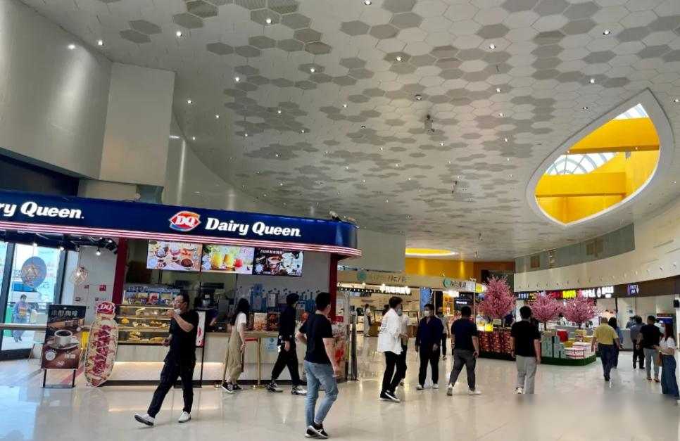 高速服务区:吃饭省钱,加油赚钱,广告位也能创收