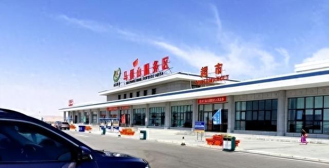 高速服务区大变样！盈利点从单品贵到业态多，增量在新能源