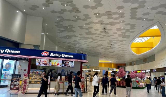 高速服务区大变样!盈利点从单品贵到业态多,增量在新能源