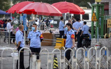 北京疫情突然暴发，源头指向批发市场，新冠病毒究竟咋来的？